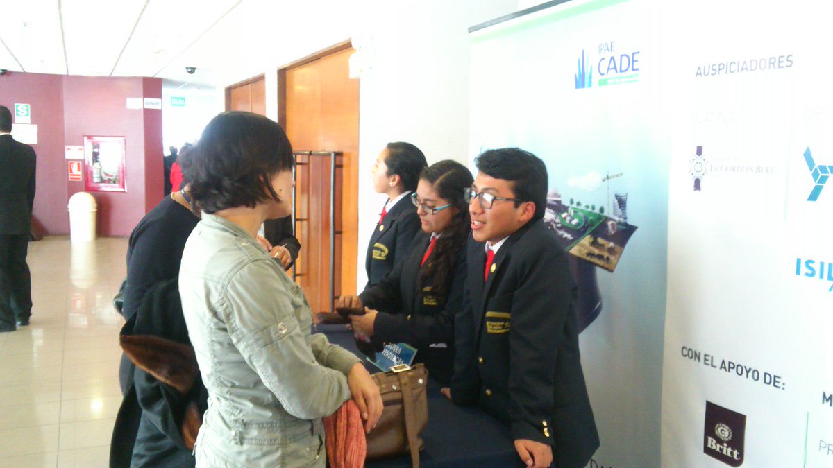 CmsppPERU's tweet photo. Fans de @pizarrinha aman crear negocios para comunidades y también en quechua #ColegioMayor @ipaeCADE  @IPAE_Innova http://t.co/D07XbmSUJW