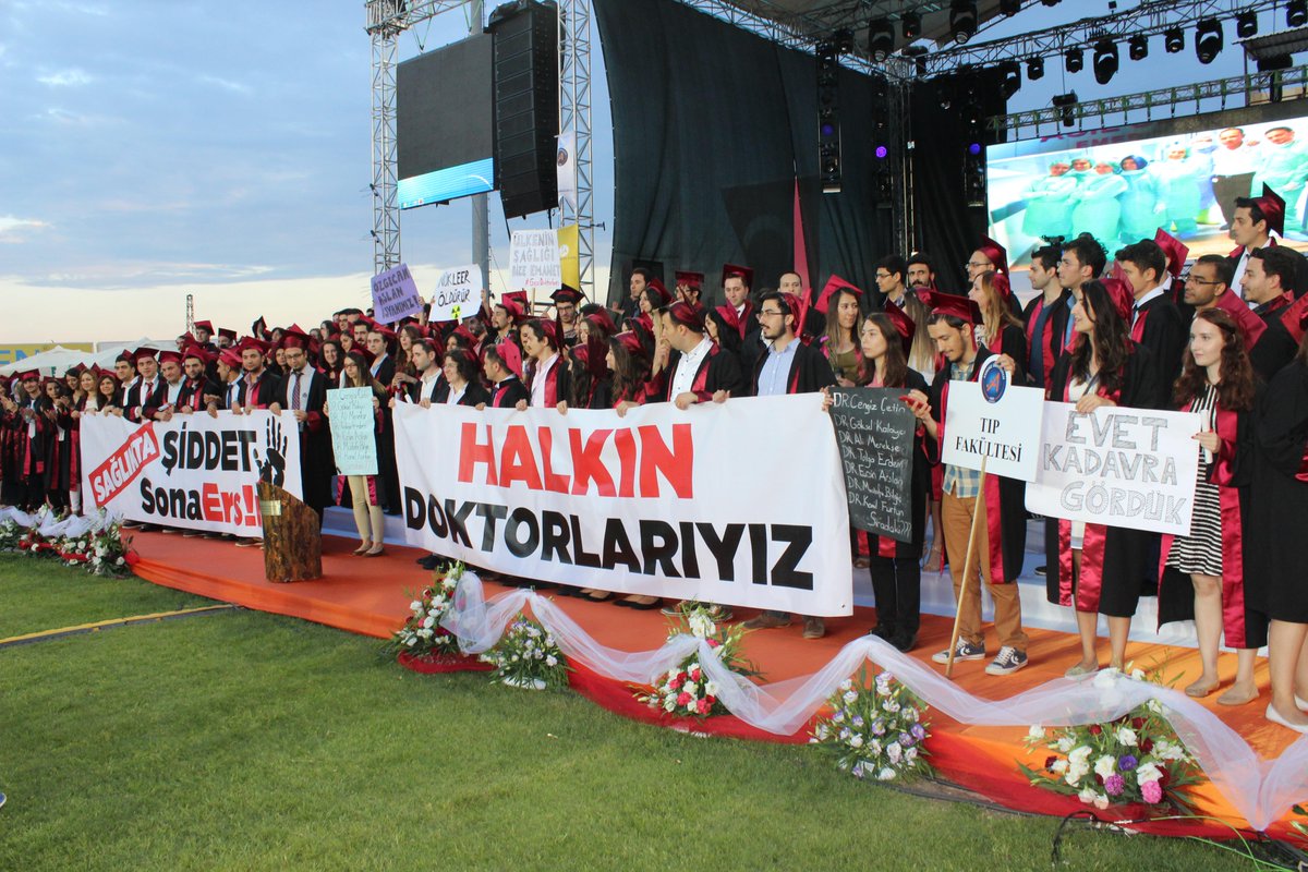 tipogrenci's tweet photo. Genel Mezuniyet töreninden kareler...

Daha fazlası için: https://t.co/Cysmk7ZsG9 http://t.co/Ul3pEB1hiP