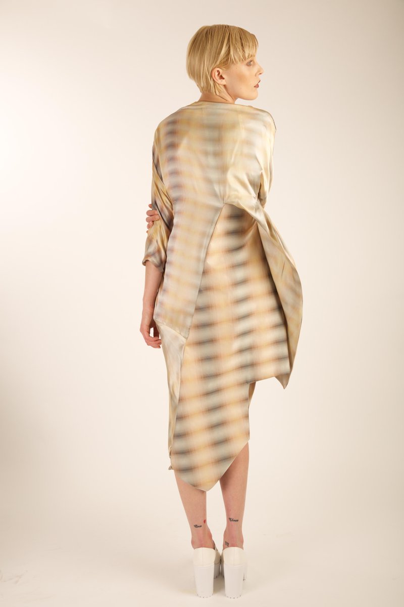 viviaFD's tweet photo. release #silk #dress #15A/W collection RONG ZHANG #LCF15 #womenswear  #fashion checked #WW2 inspiration http://t.co/vu6ShuLPmr