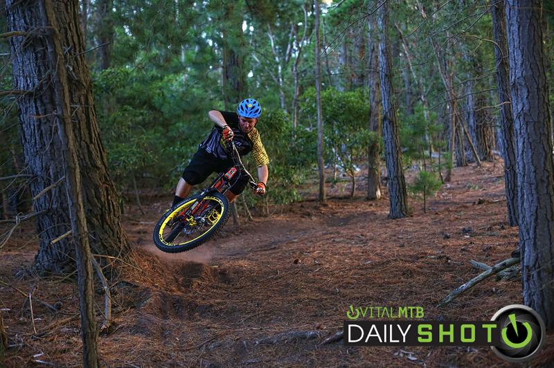 Turnbar tuck. #vitalmtbdailyshot vitalmtb.com/photos/member/…