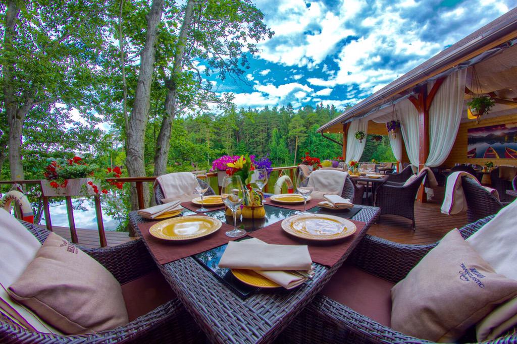 FishPointRest's tweet image. Наша уютная беседка на берегу водоема🌸🌳🚣🏻