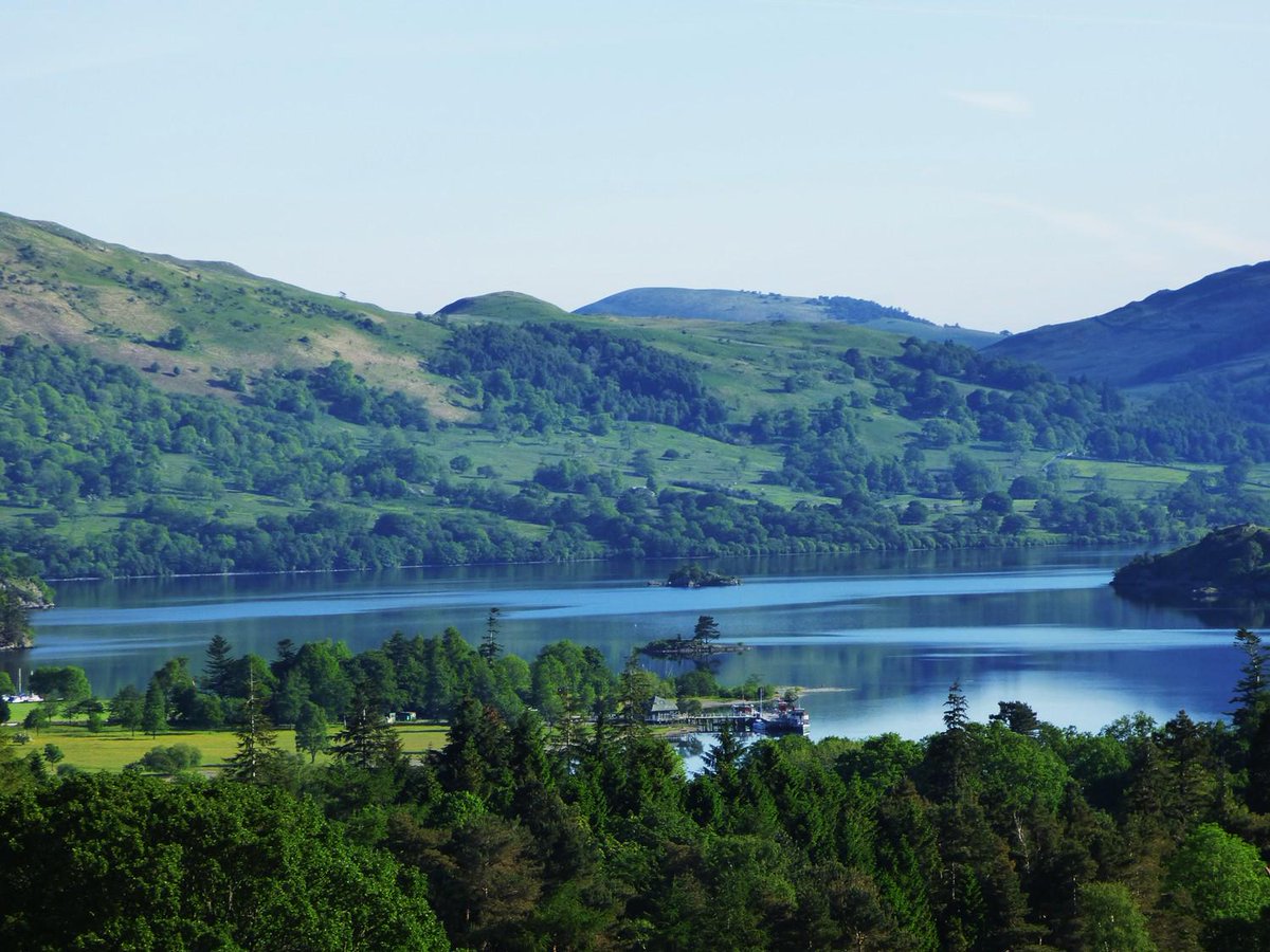 helvellyn's tweet photo. The view down to #ullswater and @UllswaterSteam from #glenamara #patterdale #lakedistrict http://t.co/n7CbULkFi7