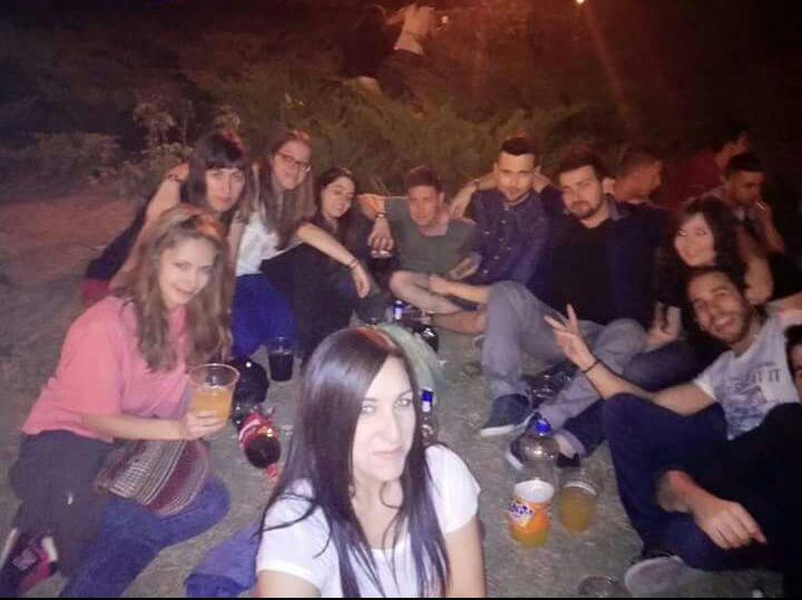 andreachacon97's tweet photo. De fiesta en Torrejón con @jonathanchddi @noerubio94 @Adrian__CT @AlexitoVelea .. Etc 🙌 http://t.co/hJZ8GYcQCw