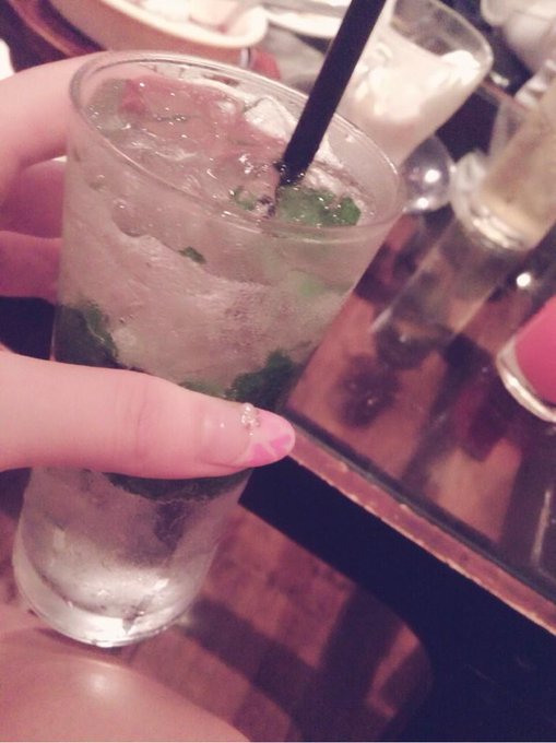 モヒート呑んでる http://t.co/dhpCwr625v