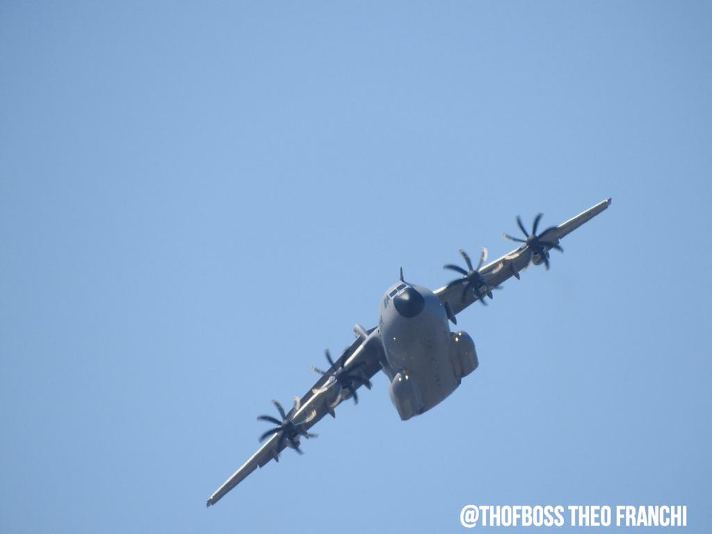 THOFBOSS's tweet photo. Le plus beau avion du monde @Armee_de_lair @Airbus @AirbusDS #EC406 @airlivenet flight test un Toulouse http://t.co/YvVAK07zgZ