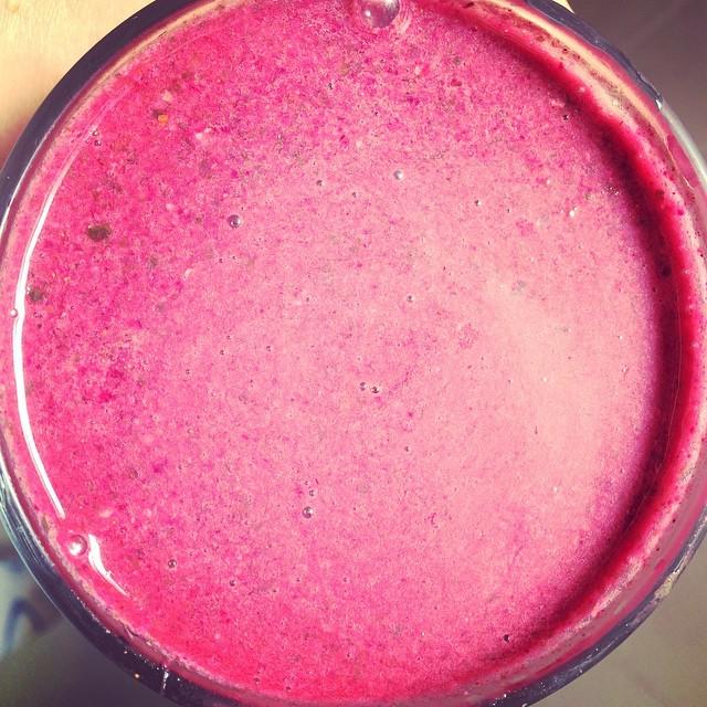 NUTRiBULLETFans's tweet image. #goodmorning #beetrootsmoothie #colardgreens #raspberries #beetroot #almondmilk #almonds #healthyeating #healthycho…