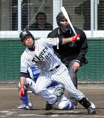 leftfly69's tweet photo. レフトふりゃあ@おんJ : 江越　.098(41-4) 1HR 4打点　OPS.359 http://t.co/KT0RYRofQ5 http://t.co/icVTPfMf6U