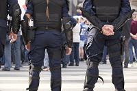 HelloParis17's tweet photo. #Paris17 : le violeur s'en prenait aux femmes agents immobiliers. 
http://t.co/cxuIULKe8q http://t.co/87PMUyl0BA