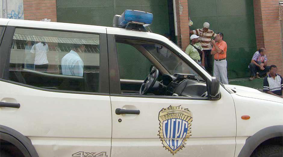 DiarioVeraz's tweet photo. Se fugan 13 reclusos en sede del Cicpc de Barlovento   - Diario  Veraz - http://t.co/7ovqngXNgk http://t.co/vRMn1BBvUg