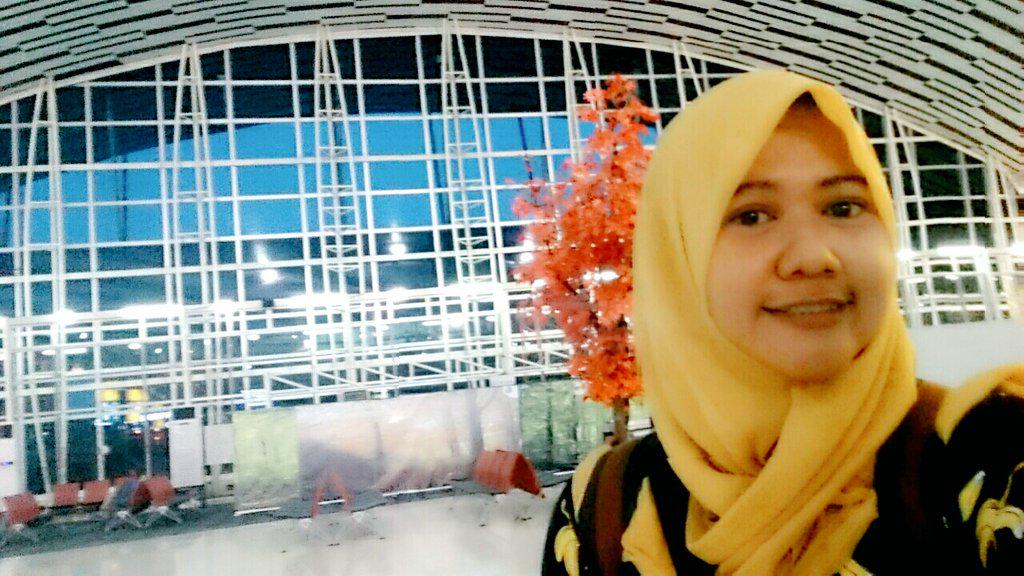 see y next holiday upg!at waiting room Sultan Hasanuddin International Airport Makassar #AirportSelfie <a href="/AP_Airports/">Angkasa Pura Airports</a>