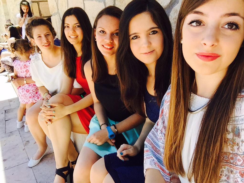 Coral_Marciel's tweet photo. El verano acaba de empezar 👏 #nonosquedaninah @Lady__Chispas @anauru25 @MariaATM7 🎉🎉🎉 http://t.co/0THqVYi2y7