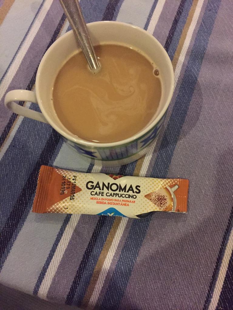 JazminTorresOf's tweet photo. Empezando el día con un delicioso #Ganomas ! Es de levartarnos y empezar a vivir como se debe 😉 @fuxionoficial http://t.co/BlPZoRg6Kj