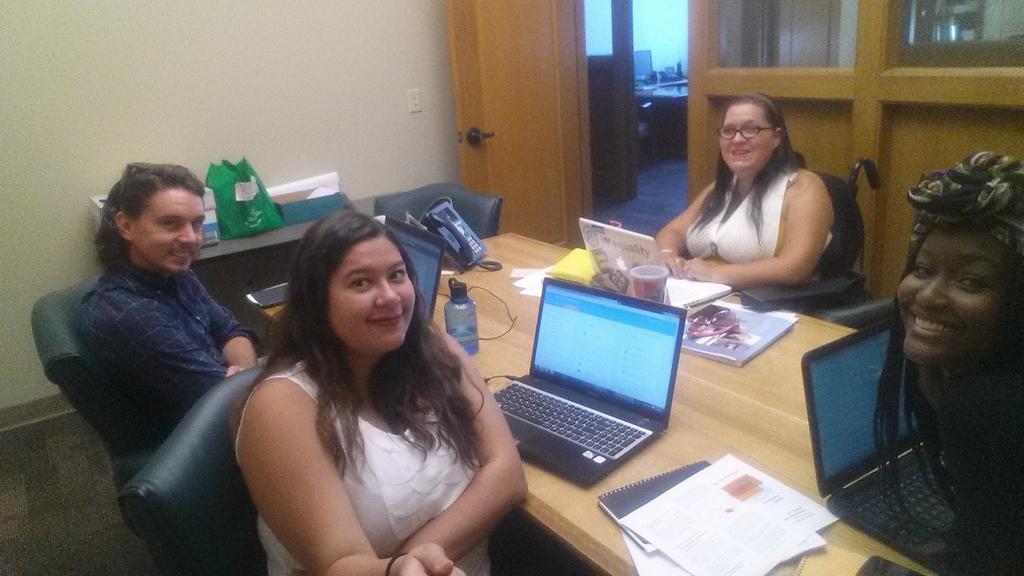 georuiz93's tweet photo. Intern room @Chattanooga_gov @mukaz_ana @JML1102 @stephencoxTN http://t.co/ylqWvokVZK