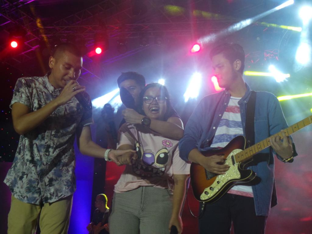 khaula_khaula's tweet photo. etdeh NINO!:'("@JakartaFairID: Andai dia tahuu .. @RANforyourlife ga bisaa bobo tuh  #JFKLiveConcertTweet http://t.co/J22Cz7HOM3"
