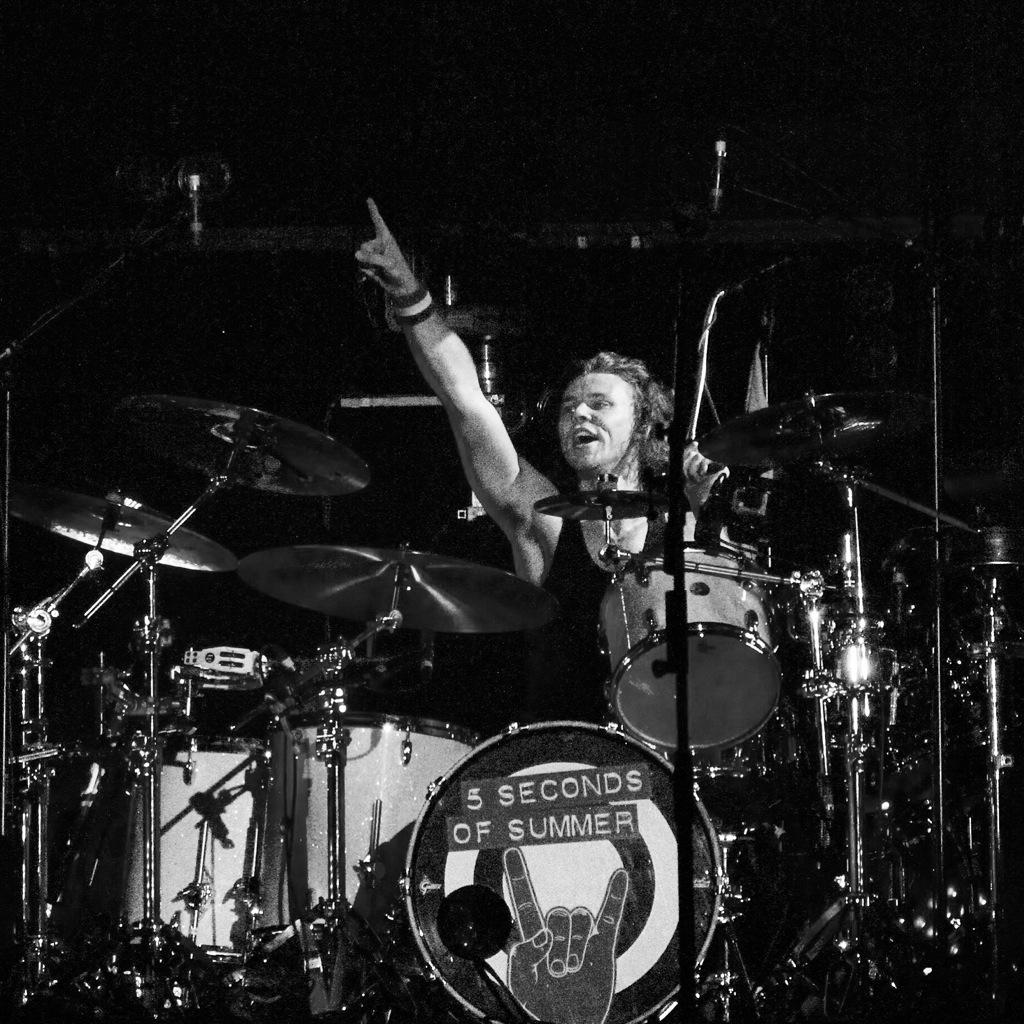 hi-or-hey-records-on-twitter-rowyso-5sos-http-t-co-fzlwdhz9yi