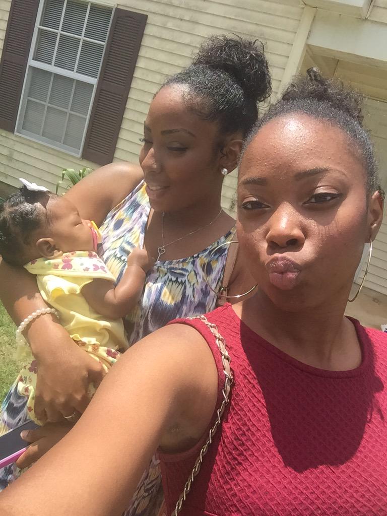 kay_trent's tweet photo. Happy 3mon. Bailey Bright! 👶🏽🎀🎂🎉 http://t.co/jzII5JgCh4