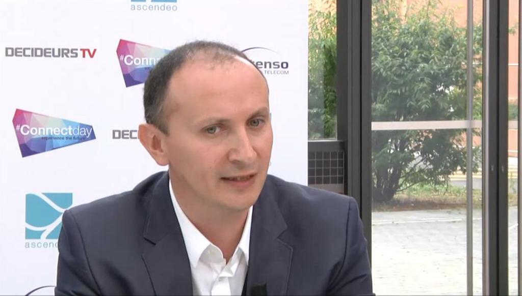 LICK_officiel's tweet photo. [LICKBUZZ] Interview @DECIDEURSTV  @StephaneBohbot PDG #Innov8 Group présente le @Connect_Day
http://t.co/Ca0bkFUmVZ http://t.co/i3Va9GGuI2