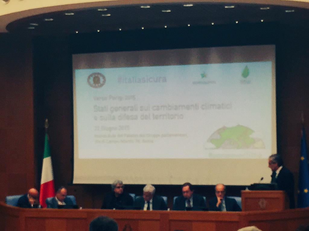 Tetovaccari's tweet photo. Verso la conclusione gli #statigeneraliclima con @ErasmoDAngelis @glgalletti @erealacci @Massimo_Caleo #GoodNews http://t.co/eRYm58xHDv