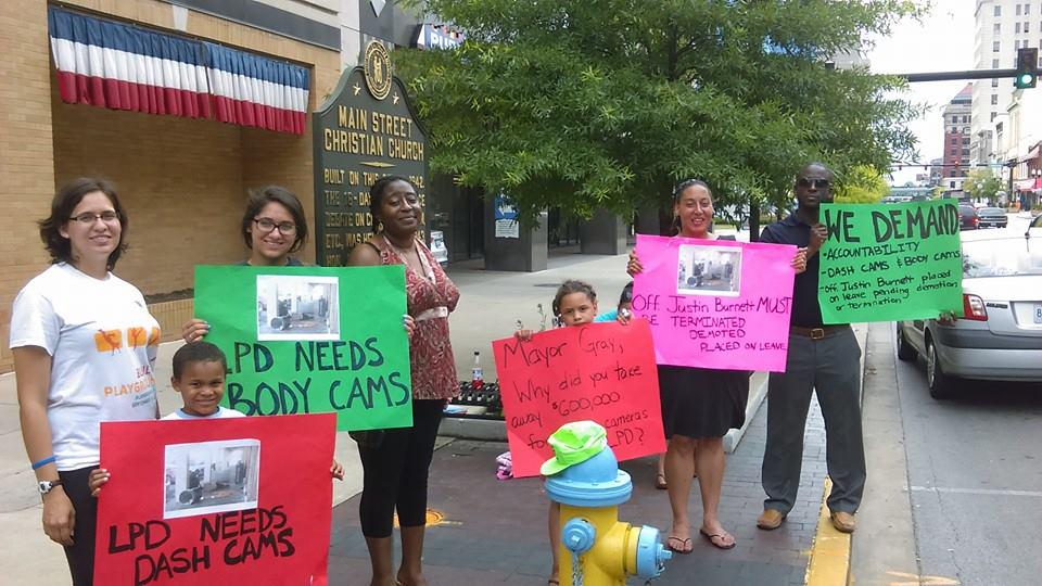 TruthJULS's tweet photo. @FlashMagLex @JimGrayLexKY ! #6Days #MayorGrayVetotheBudget #LPDAccountability #LPDBodyCams #HandsUpKY http://t.co/blSeOgm9dH