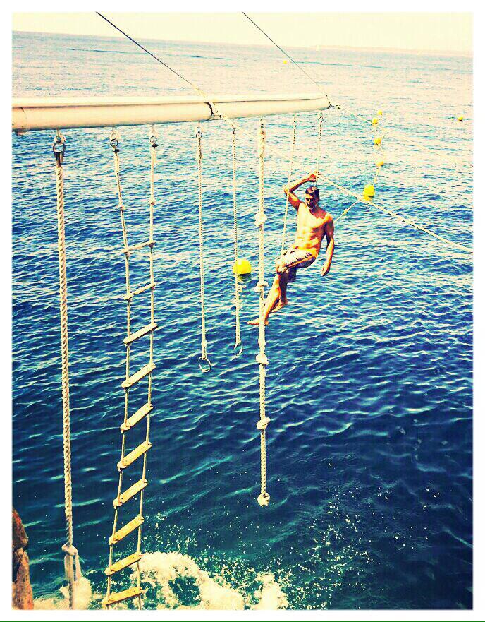 akshaykumar's tweet photo. My idea of fun...climbing some ropes at the French Riviera :) It's a top of the world feeling indeed! #sportsjunkie http://t.co/KTArFyJif8