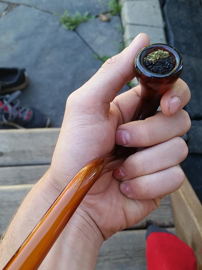 Mostijuana's tweet image. Tip of the day: 
If you're sharing only ever spark half the bowl