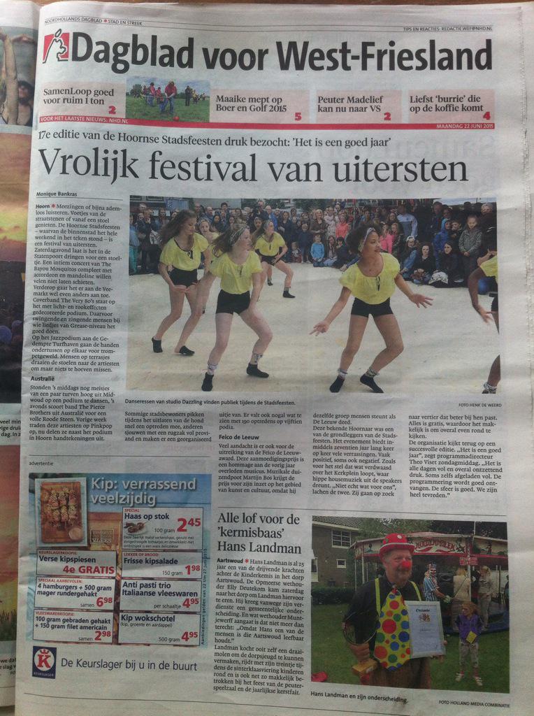 Stadsfeesten's tweet photo. Een 'vrolijk festival van uitersten'. 
En dat is het :). Artikel @DagbladWF #HSF15 #music #Hoorn http://t.co/tDvYz25qdJ