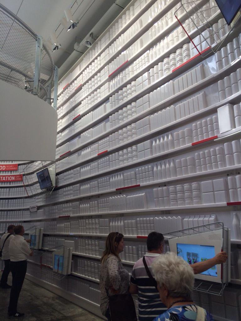 BuroBarcode's tweet photo. Dat is content tot leven brengen! #WorldExpo2015 #Duitsland http://t.co/b2HGATLbZ6