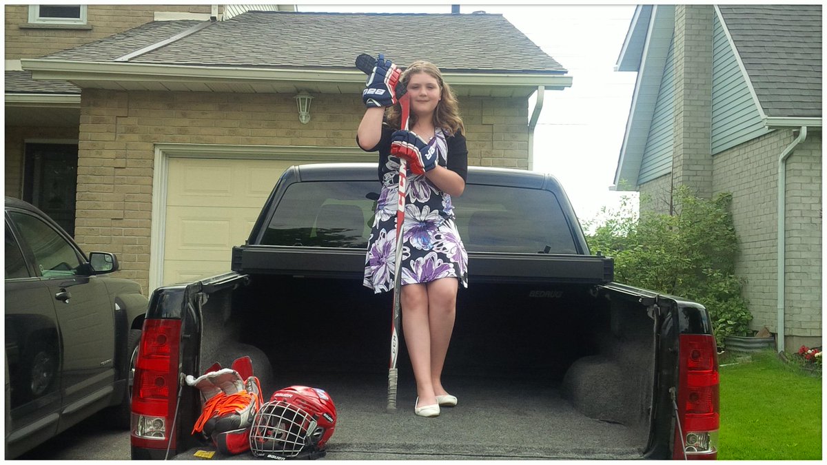 WHLOfficial's tweet photo. We love seeing your hockey grad photos! Thanks to @Ayrial44 for sending this in! #WHLGrad http://t.co/ZQ73ZQdKPU