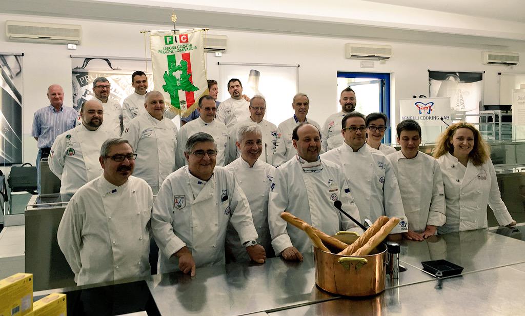CuochiLombardi's tweet photo. Oggi Consiglio Regionale UCRLo da @PentoleAgnelli http://t.co/xQiYcQpvAt