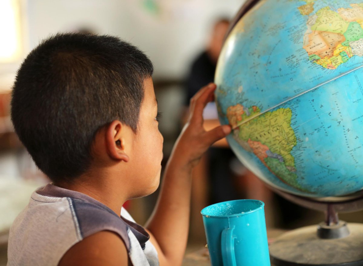 PencilsOfPromis's tweet photo. The world is full of possibiity. Education unlocks it. #EveryoneHasPromise http://t.co/YVItrYxQNF