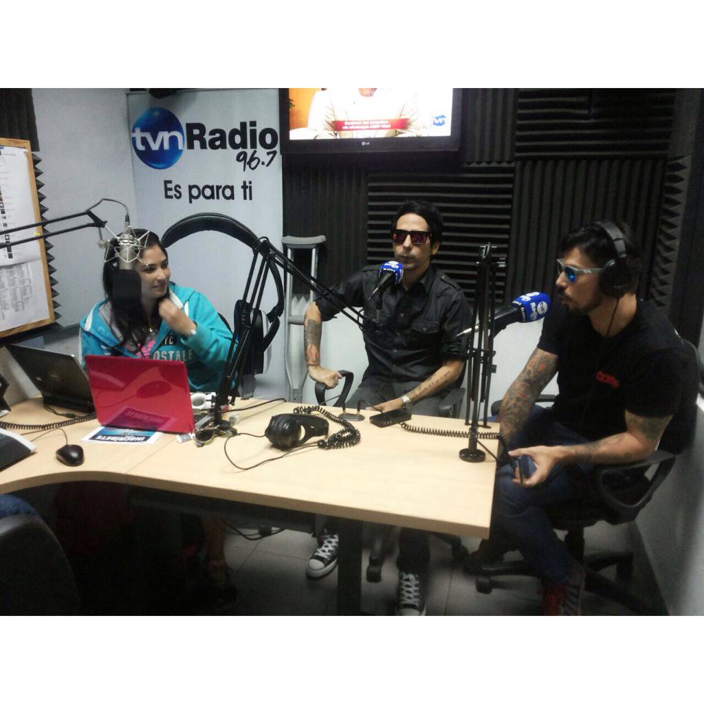 OsAlmirantes's tweet photo. Presentando #YaLlego en @tvnradio967 @anaalejandratv #Redemption #OsAlmirantes #LosChispines #Chispines http://t.co/AvcqTss2BK