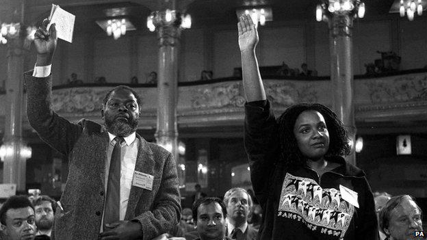 bbcworldservice's tweet photo. Britain's First Black Woman MP http://t.co/EAxC3bihqZ  @HackneyAbbott http://t.co/gLYxWpKC37