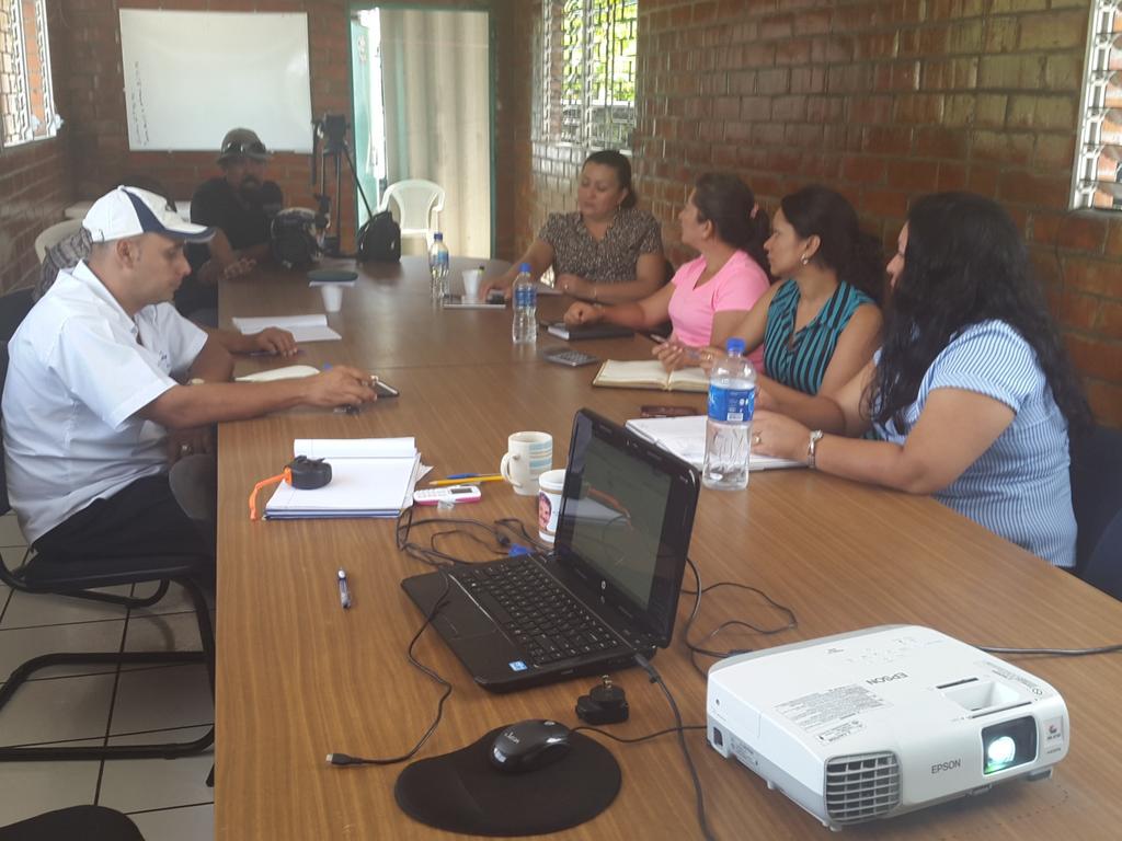 Acomalapa1's tweet photo. Concejo Municipal de Comalapa en sesión extraordinaria http://t.co/TgdQ55ruGn
