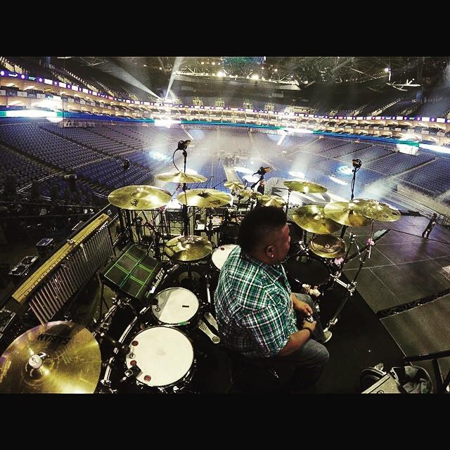 JakeNicolle's tweet image. ⭕// Spending my week with @stixthedrummer of @arianagrande at @180drums #OnlineDrumLessons… bit.ly/1N1gVc8