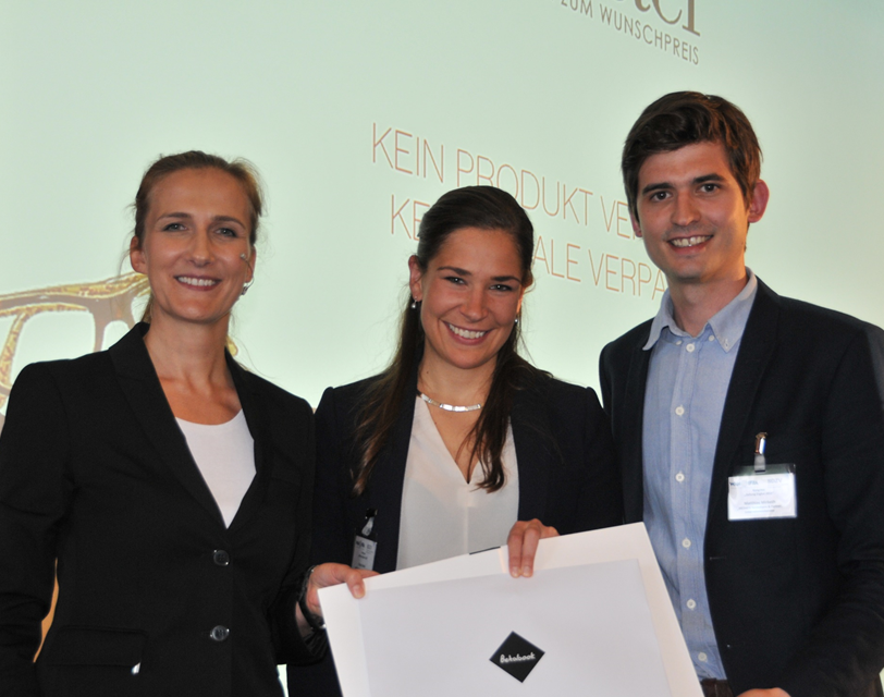 SpottsterCom's tweet photo. 6 Minuten schnelles Sprechen - @SpottsterCom gewinnt den Pitch-Wettbewerb bei #zd2015 und ein tolles @betabookco! http://t.co/e0XWmJT8Xf