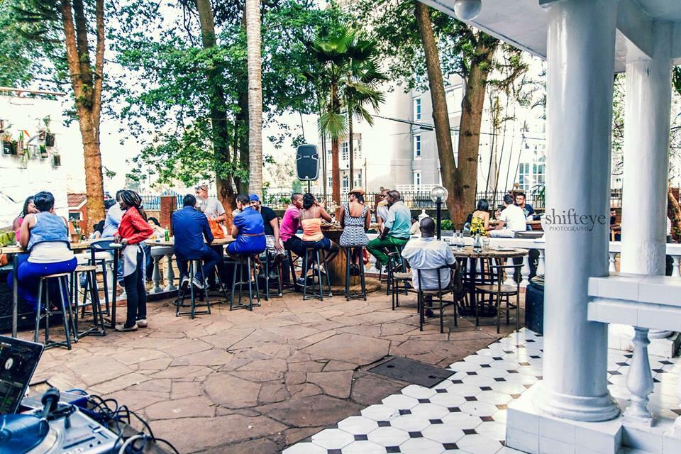 How the #EndMonthShakedown begins! Chilled, summer time vibes with friends and amazing gin drinks by <a href="/junipersocial/">JUNIPER SOCIAL</a>