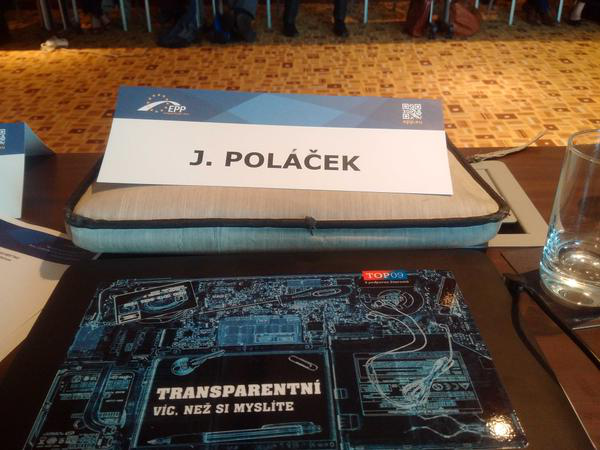 otto_eibl's tweet photo. @jpolacek nemáš zač, Jardo :) @anselmoCZ @LenkaKoudelkova http://t.co/r1LG4jAoTy