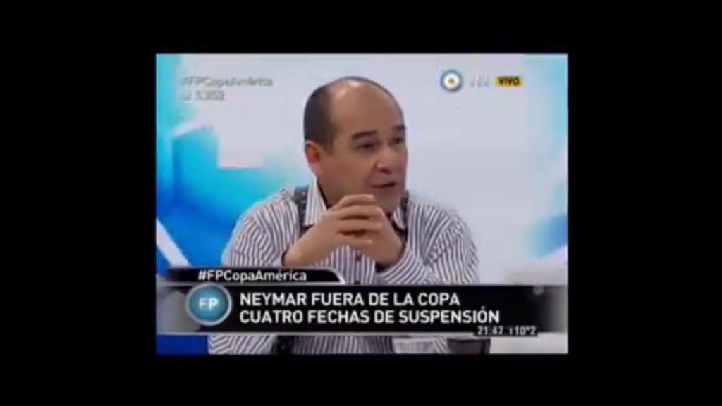 SoySappo's tweet photo. Volvamos famoso a @eliopiporossi . El argentino que llamo a nuestra selección "Banda de malparidos" http://t.co/3C0oVJJVNa