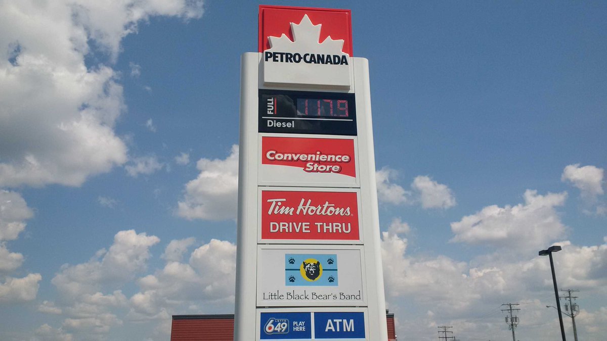 TCBFHQ's tweet photo. It's officially open! @PetroCanada @timhortons #LBB #FN @FHQTC #Proud day for FN #EcDev #Indigenous #FNTrade #FNpoli http://t.co/oj17pW743Q