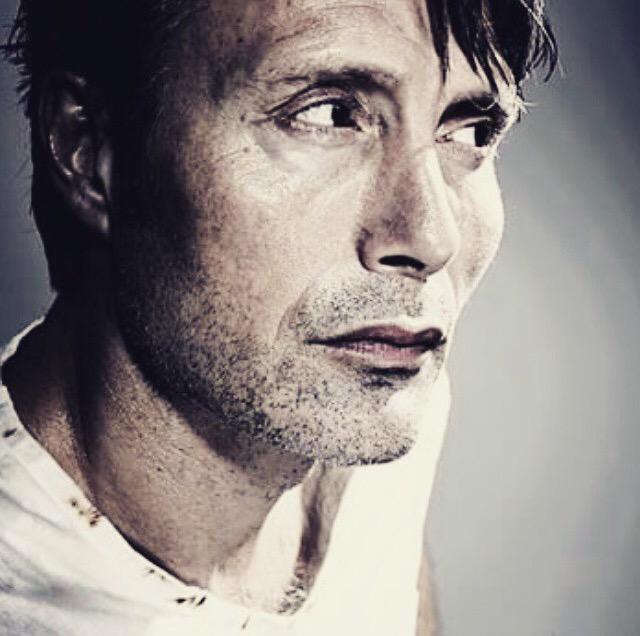 rosiotigre's tweet photo. Me vais a quitar la dosis semanas del amor de mi vida, CABRONES. #SaveHannibal http://t.co/IXay5nSNa9