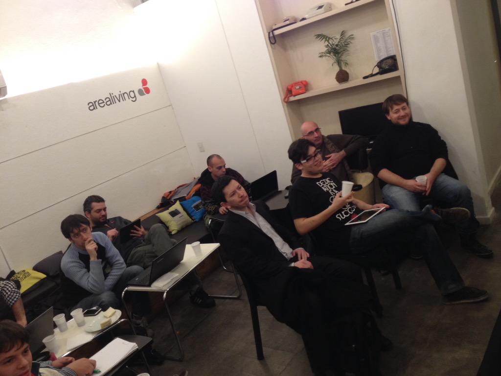 LaravelBa's tweet image. ¡Meetup 12 de @LaravelBa! full house @p4bloch!