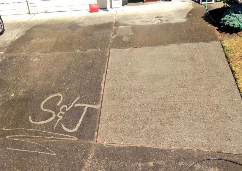 sjpressurespray's tweet photo. Want your driveway to be fresh &amp; clean?! Check out this 12.5' X 9.5' slab, done in under 25 minutes! Call S&amp;J today! http://t.co/ArzP4SUIVw