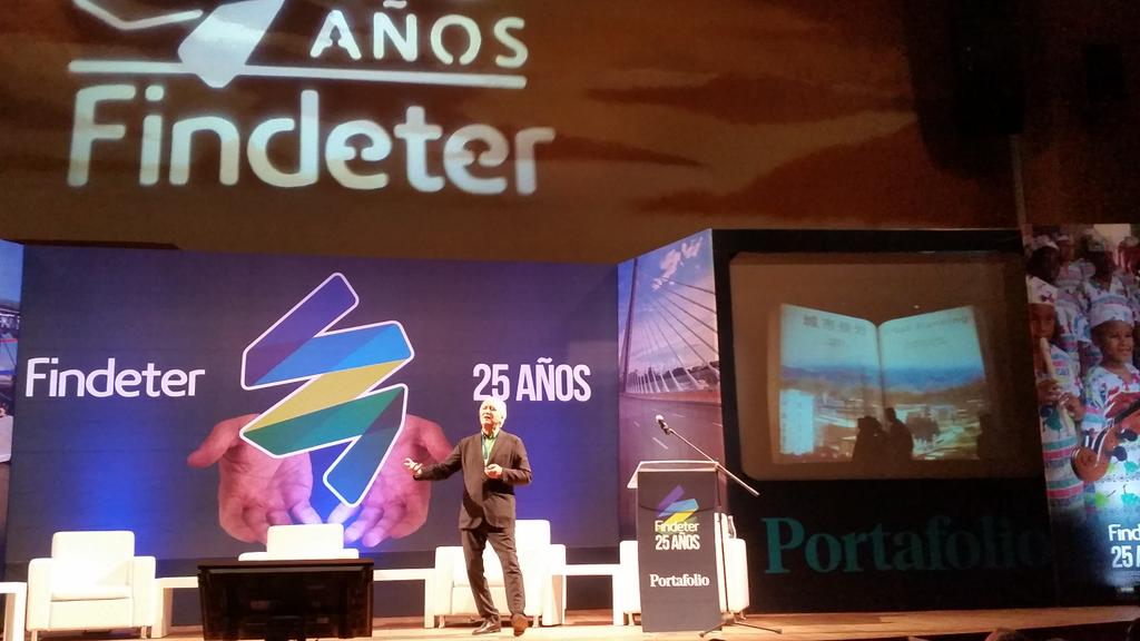 DuarteDuarte's tweet photo. Felicitaciones #25AnosFindeter! Gran lección de Charles Landry: ¡En las ciudades creativas "lo suave es lo duro"! http://t.co/YKYzDES0Qu