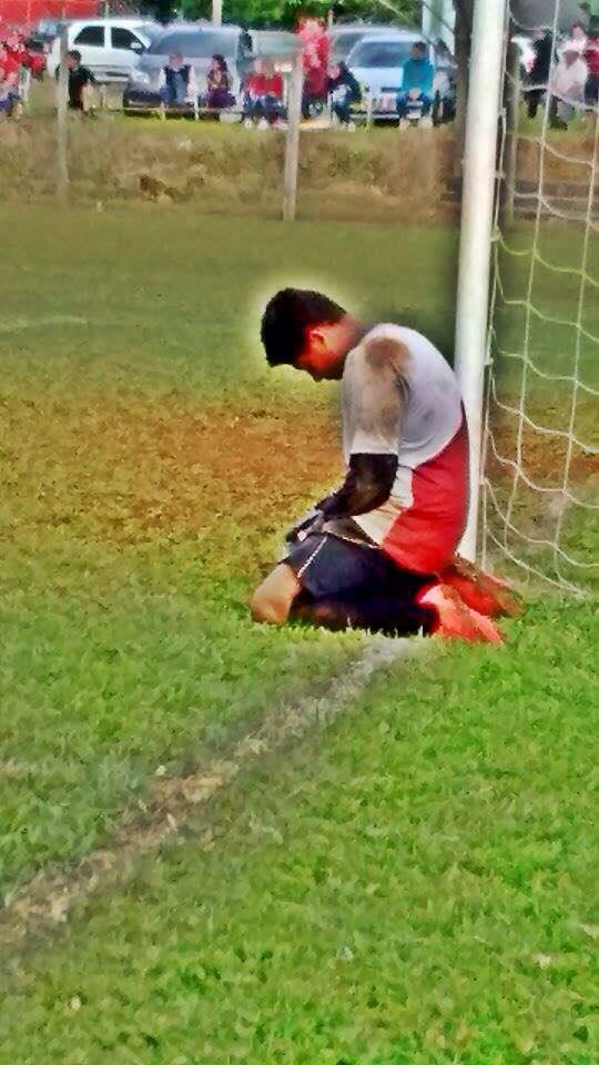 LyoonMdg's tweet photo. Garoto iluminado #foconoobjetivo #internorte 👏😍⚪️🔴 http://t.co/IMLwDxiQ3I