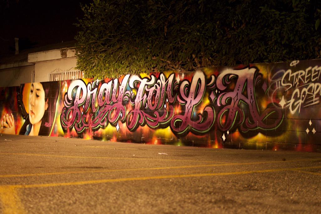 SaviorBrand's tweet photo. Aise and Menso... #prayforLA #streetGospel #aise #uti #mensoone #tsl http://t.co/HSIz1oTxtI
