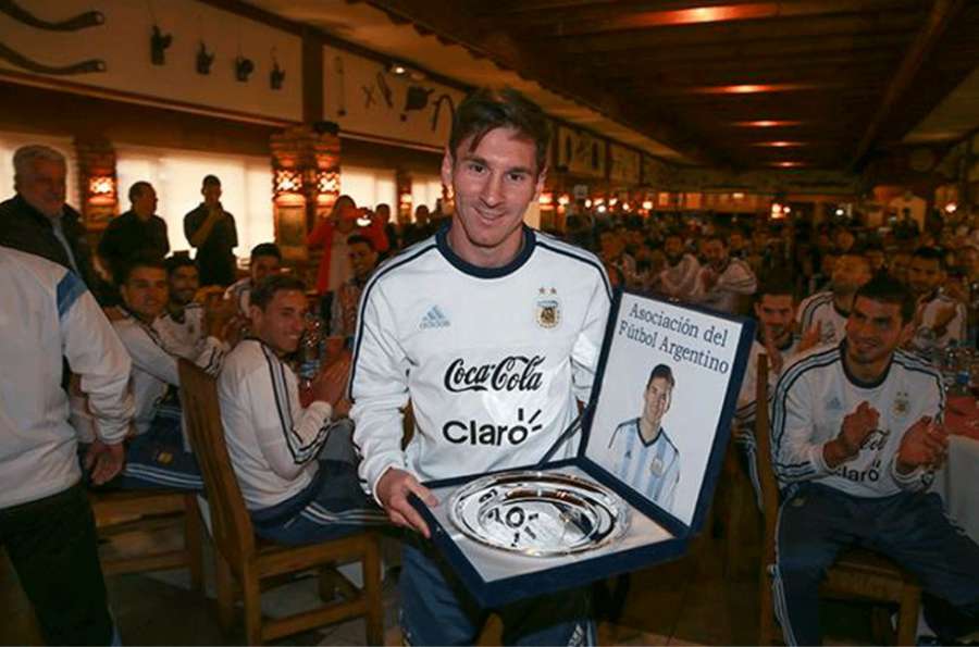 diarioas's tweet photo. #Chile2015 | Messi: "Nada me enorgullece más que representar a mi país" http://t.co/L9piWRx58f http://t.co/VoBis5jmsO