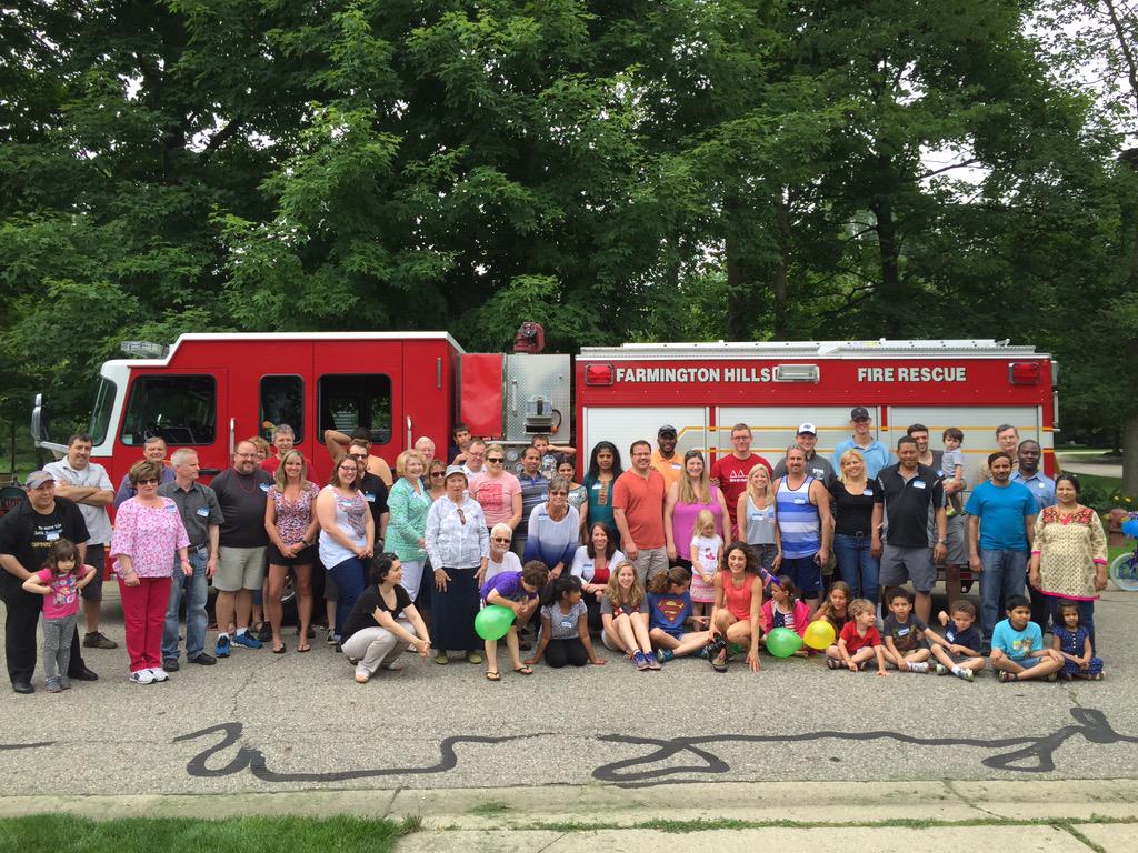 sarekitchen's tweet photo. Thanks #farmingtonhills fire dept for being the highlight of our picnic &amp; parade. Grateful for all you do!  @OakGov http://t.co/IGOqgt3Ff3