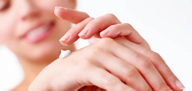 TrineJensen08's tweet image. Dry skin? You're probably not adhering to the #3minuterule :
#skincare #beauty #beautywriter
klikk.no/mote/detnye/sk…