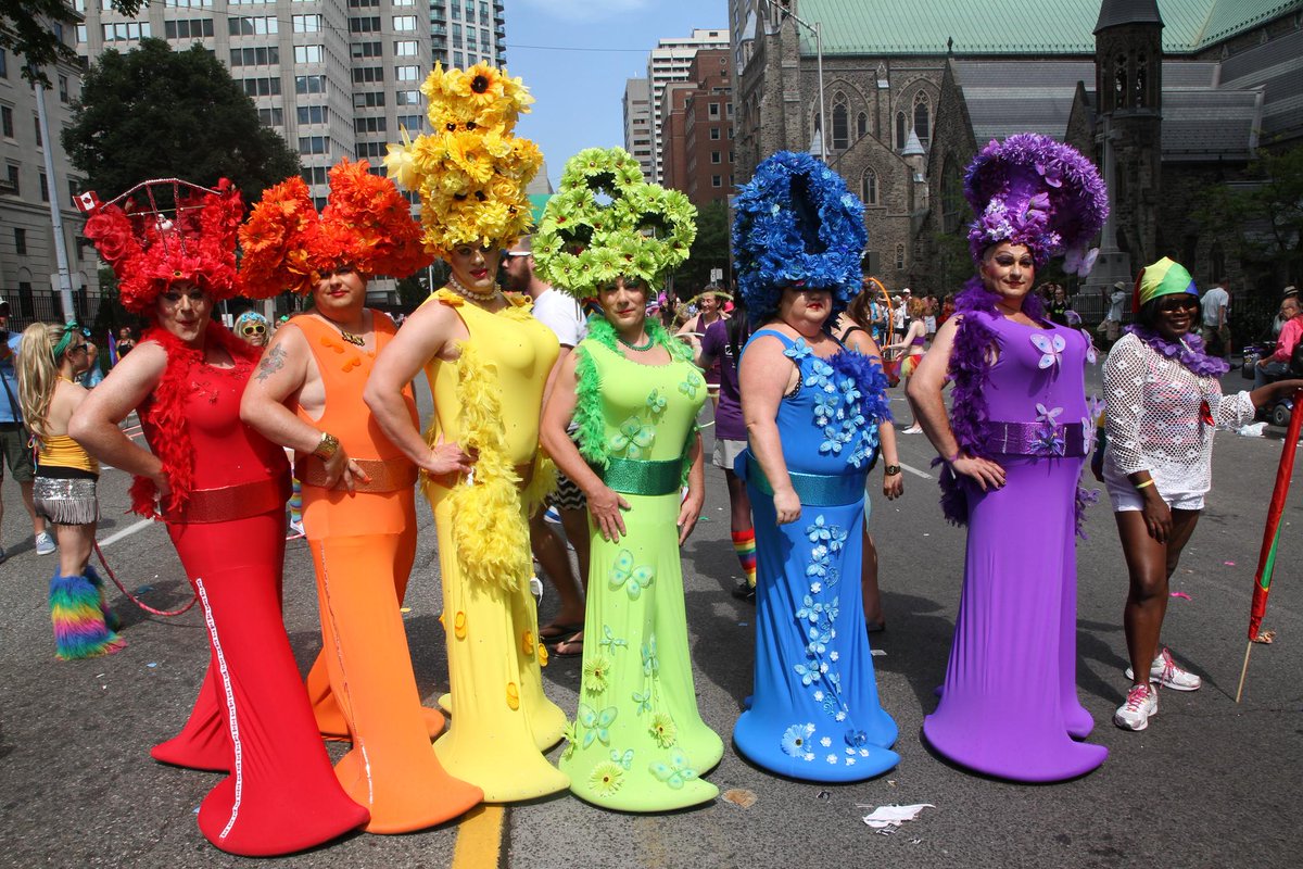 SmoothPayApp's tweet photo. #GetRewarded during #Pride2015: http://t.co/oMsQYQvtL0 @theBigSlicePzza @CurryAndCoTdot @BigMoesTO http://t.co/J7Pa18iAbV