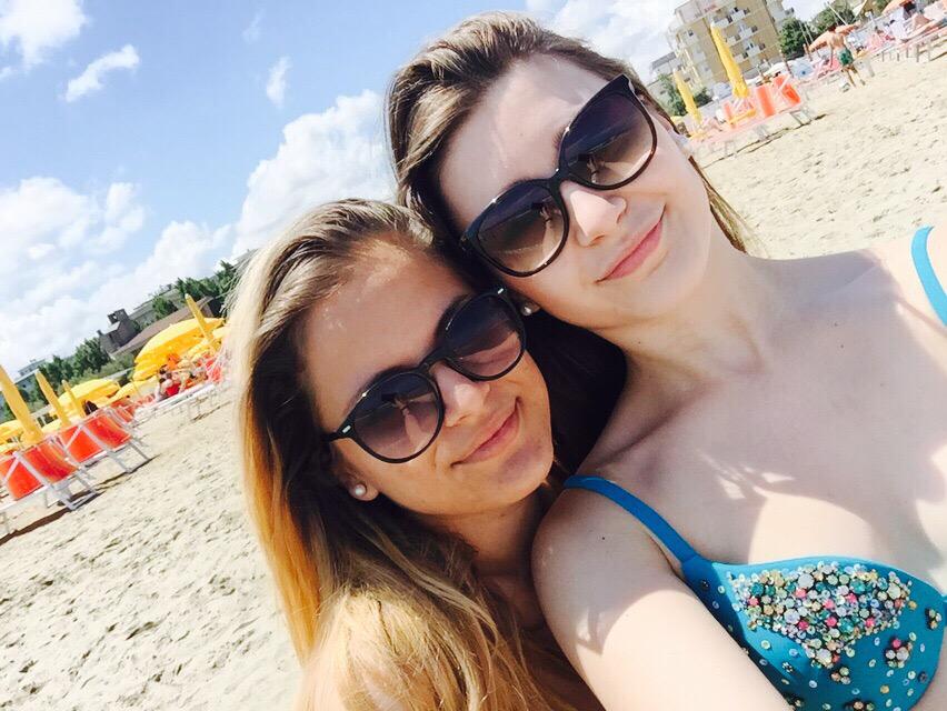 Zane_Chiara's tweet photo. Summer paradise #Rimini #sea #mare #holiday #travel #best #bff #sky #sun #happyhour #wine #aperol http://t.co/wVvLNfQ5b2